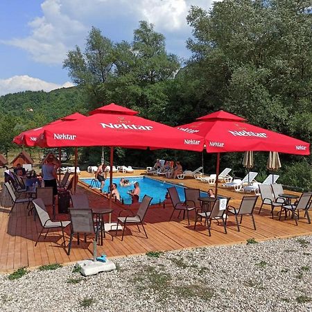 Camp Sutjeska Hotel Tjentiste Buitenkant foto