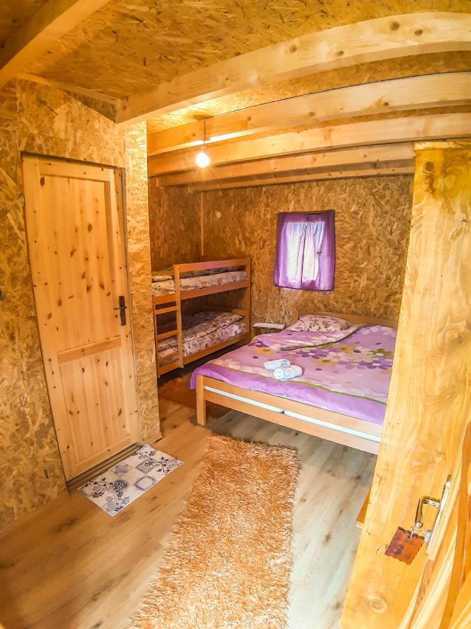 Camp Sutjeska Hotel Tjentiste Buitenkant foto
