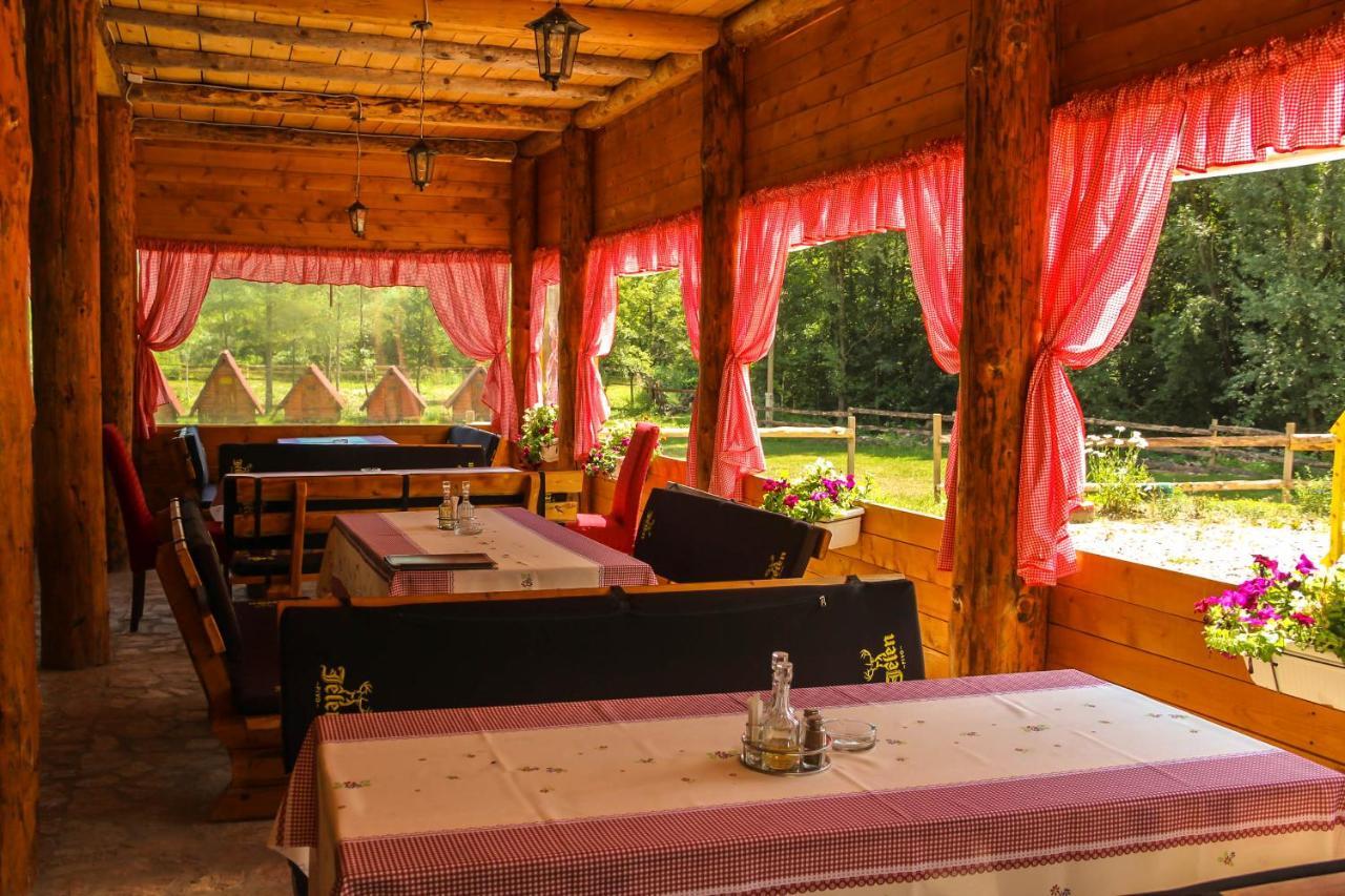 Camp Sutjeska Hotel Tjentiste Buitenkant foto