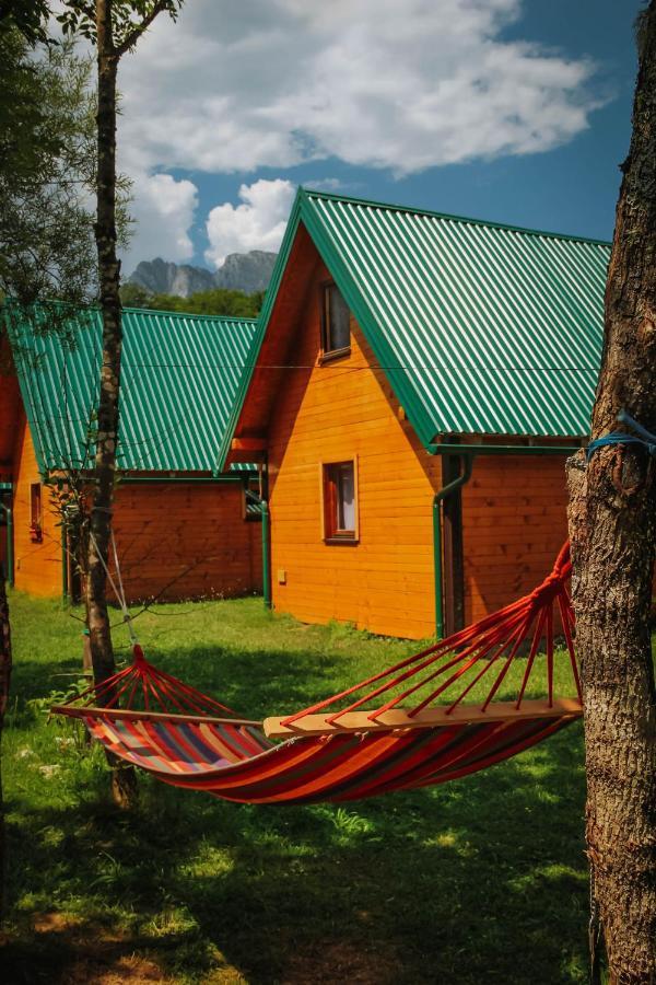 Camp Sutjeska Hotel Tjentiste Buitenkant foto