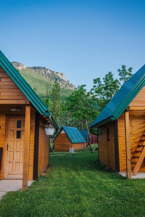 Camp Sutjeska Hotel Tjentiste Buitenkant foto