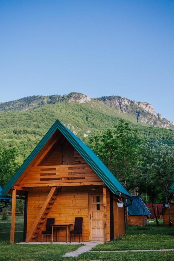 Camp Sutjeska Hotel Tjentiste Buitenkant foto