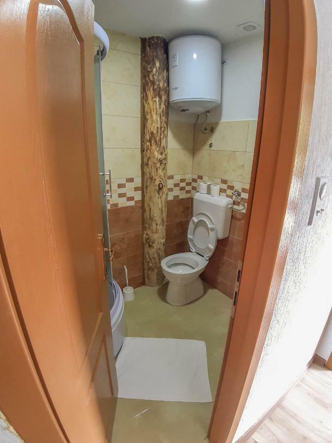 Camp Sutjeska Hotel Tjentiste Buitenkant foto