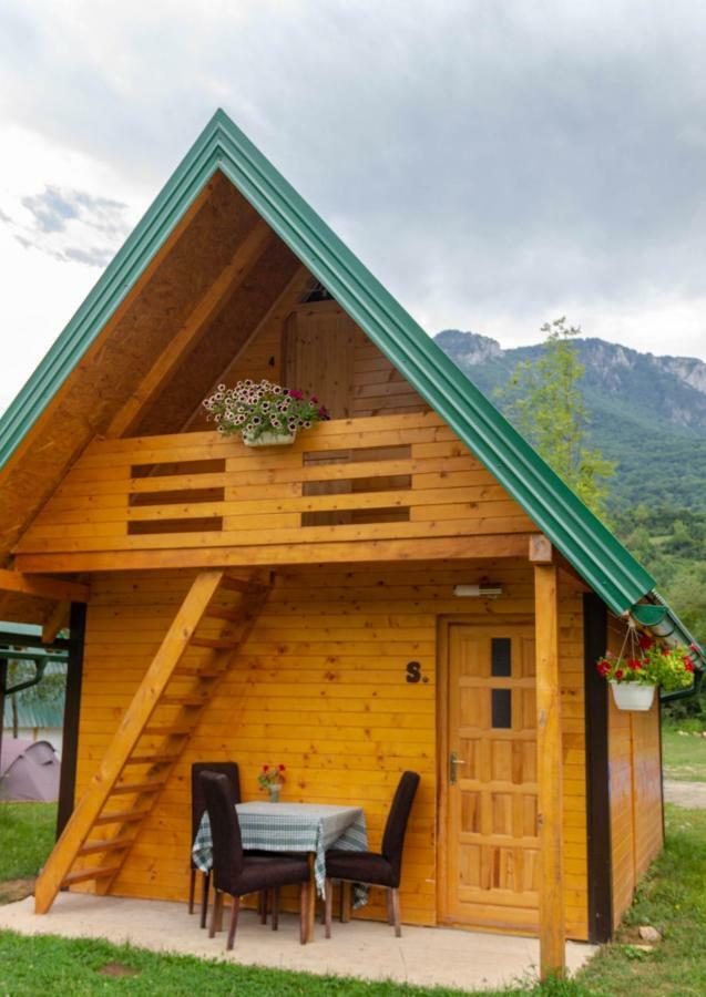 Camp Sutjeska Hotel Tjentiste Buitenkant foto