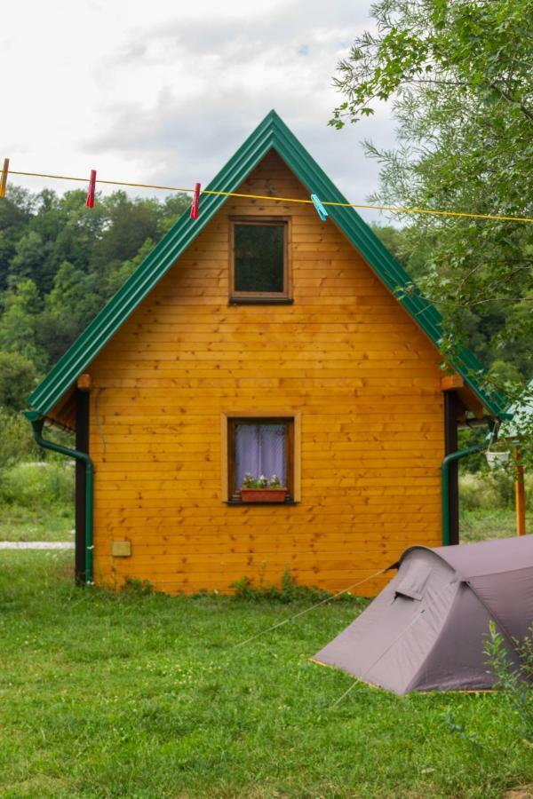 Camp Sutjeska Hotel Tjentiste Buitenkant foto