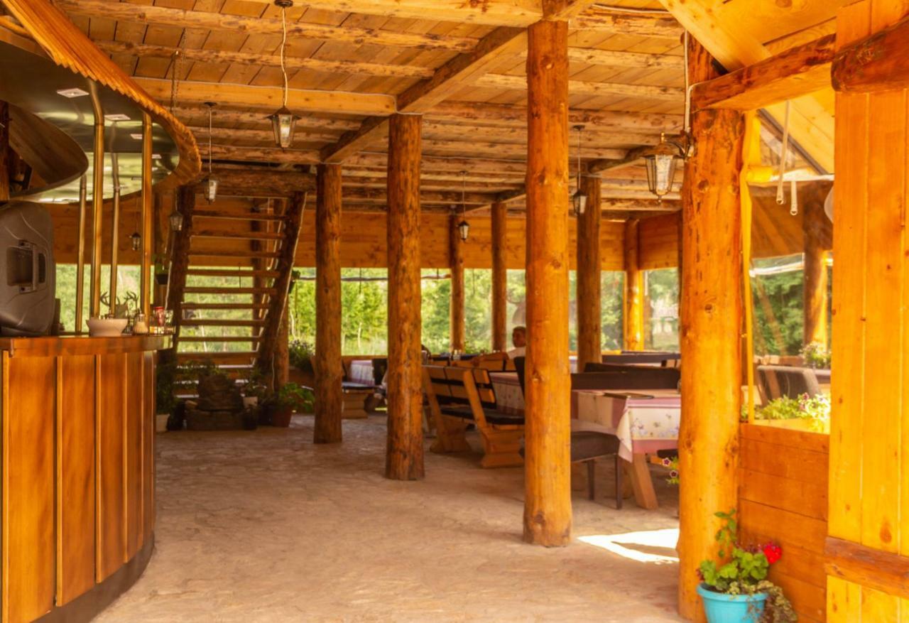 Camp Sutjeska Hotel Tjentiste Buitenkant foto