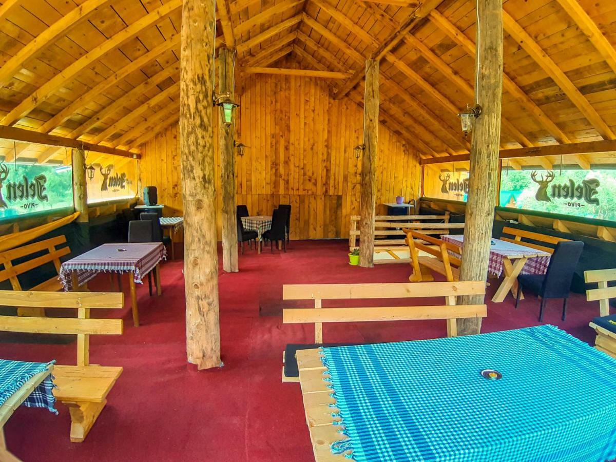 Camp Sutjeska Hotel Tjentiste Buitenkant foto