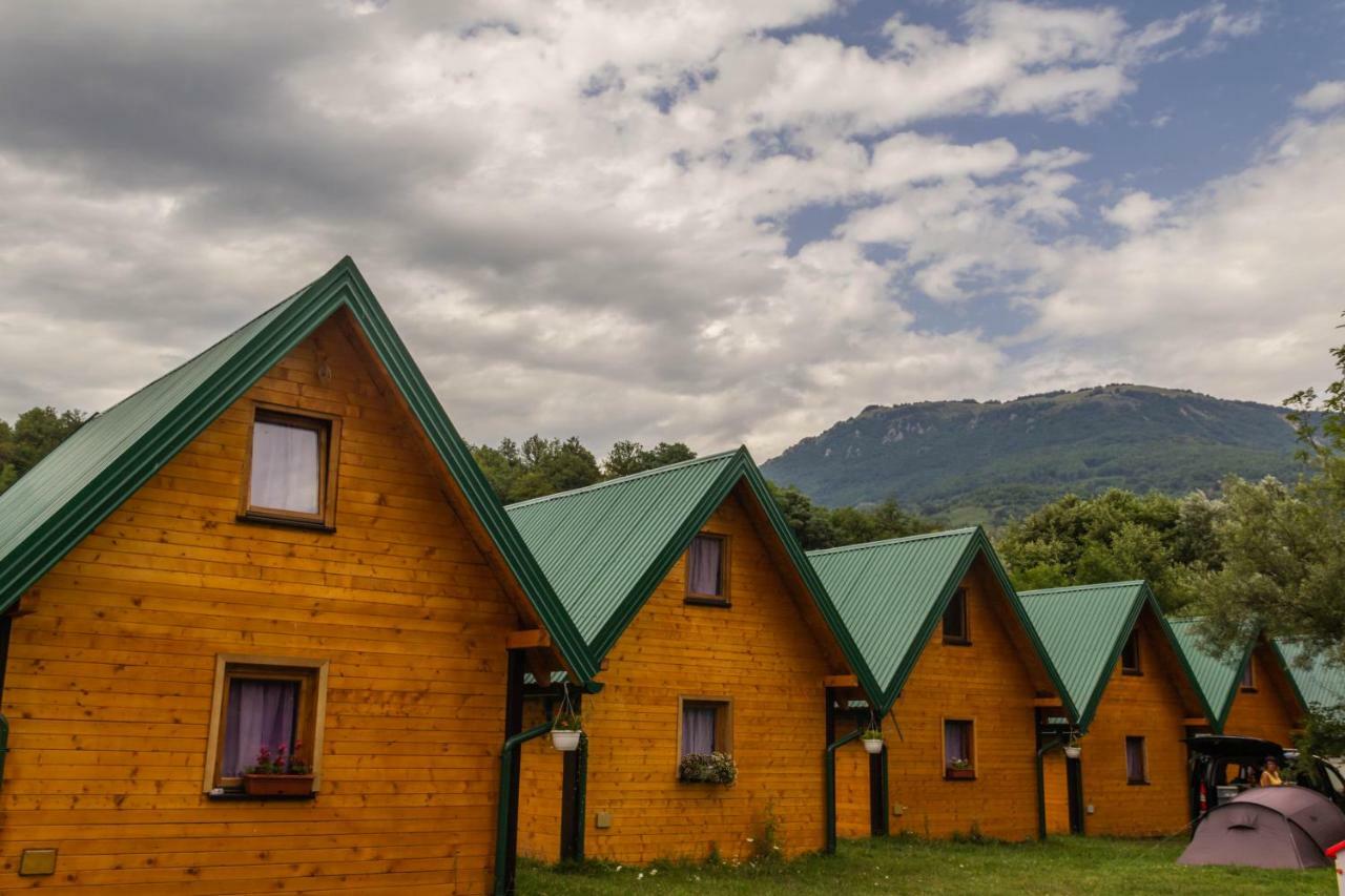 Camp Sutjeska Hotel Tjentiste Buitenkant foto