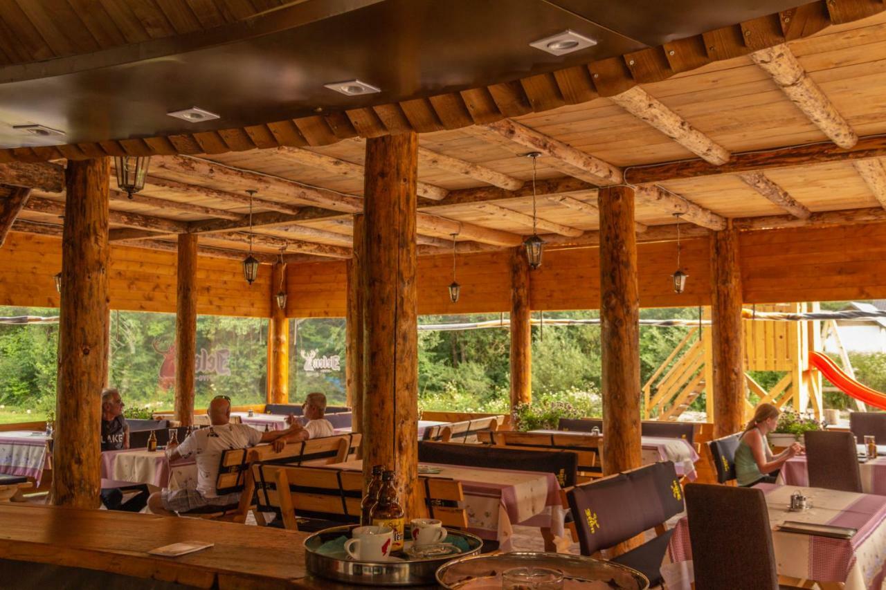 Camp Sutjeska Hotel Tjentiste Buitenkant foto